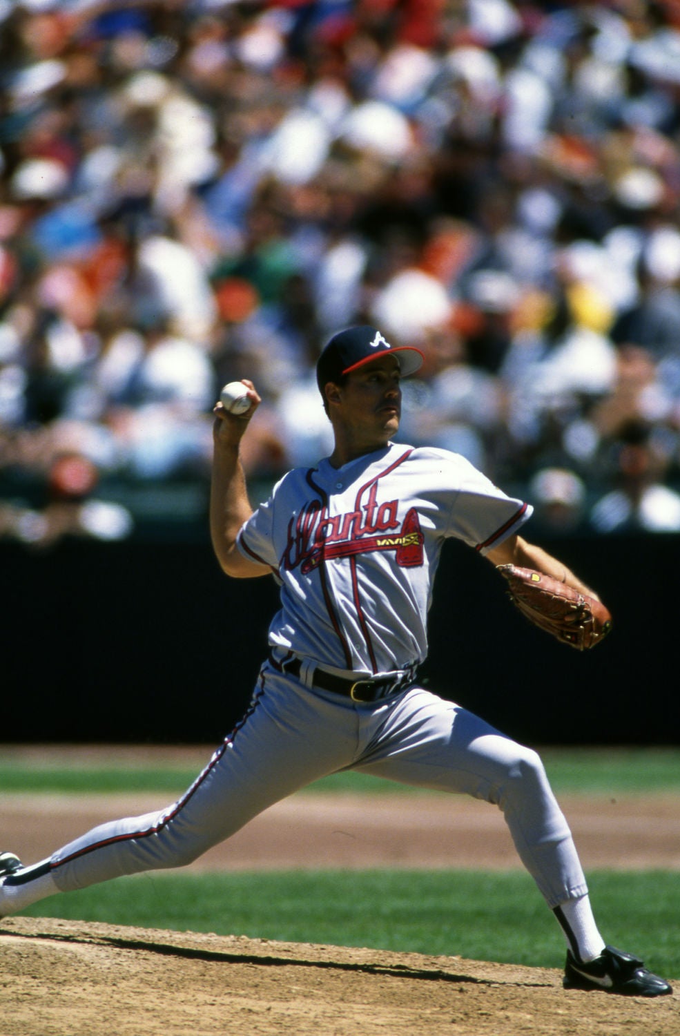 Maddux Sets Record With 17th Gold Glove Award | Baseball Hall Of Fame